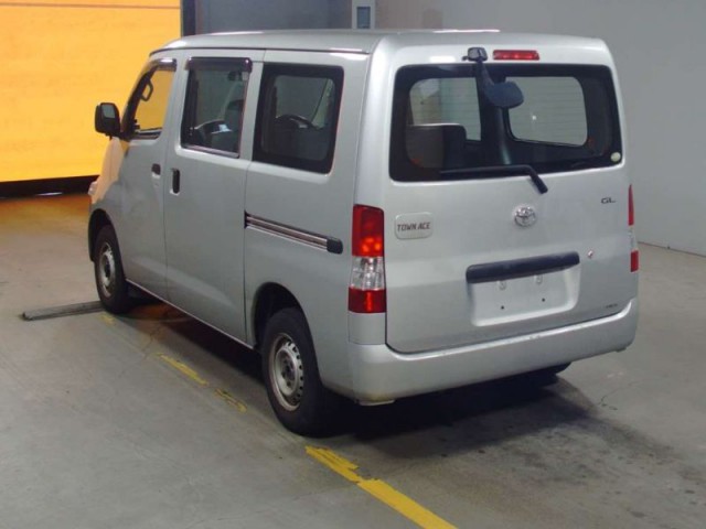 TOWNACE VAN  GL2