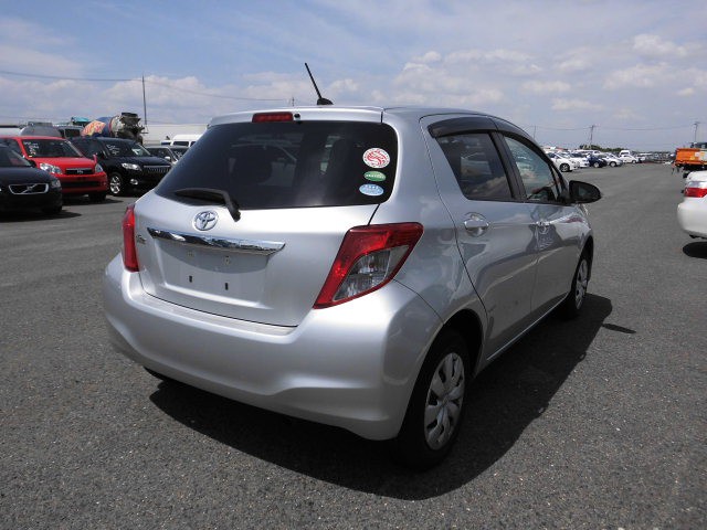 VITZ F3