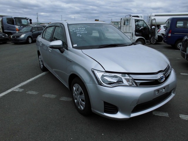 COROLLA AXIO HYBRID 1