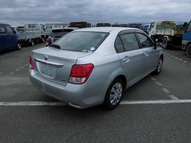 COROLLA AXIO HYBRID 4