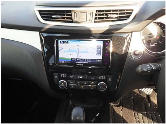 X-TRAIL MODE PREMIER HYBRID10