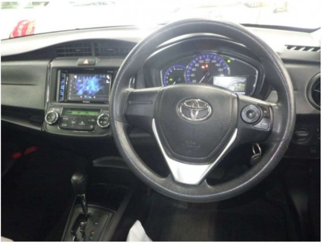 COROLLA  AXIO  HYBRID6