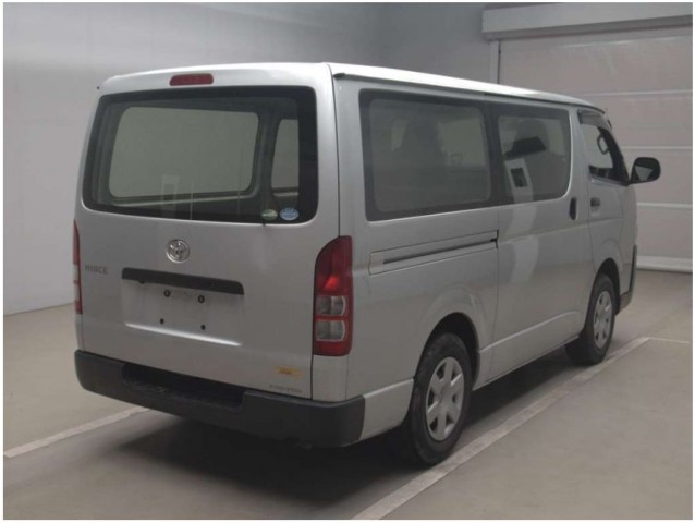 HIACE VAN LONG DX 2