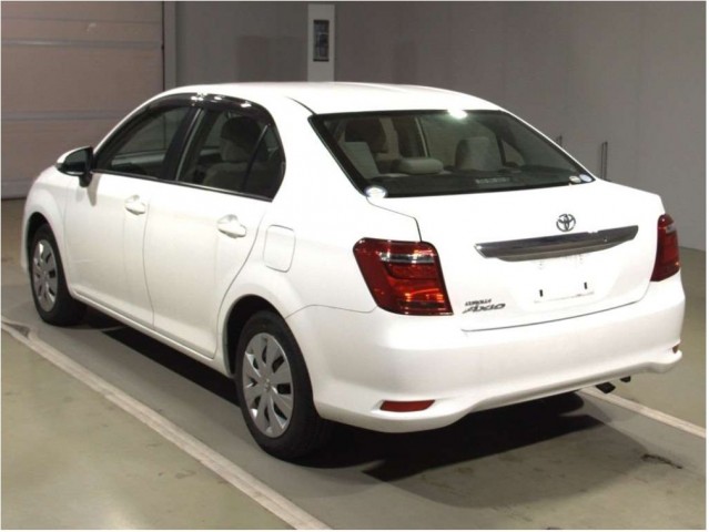 COROLLA  AXIO 1.5X4