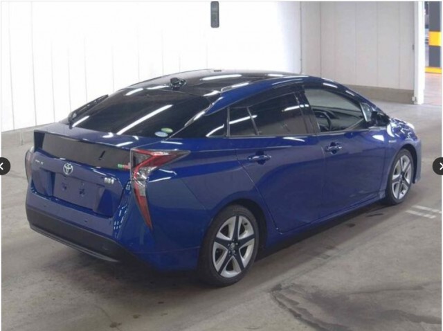 PRIUS S SAFETY PLUS TWO-TONE3