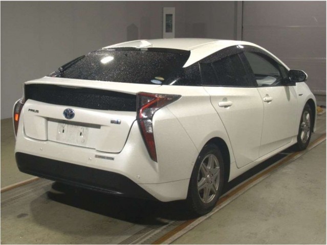 PRIUS HYBRID S SAFETY PLUS 3