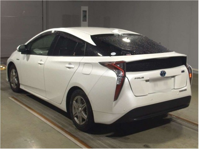 PRIUS HYBRID S SAFETY PLUS 4