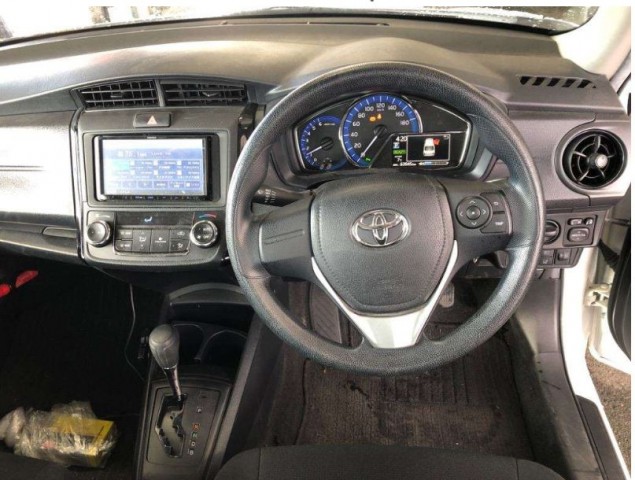 COROLLA AXIO HYBRID6