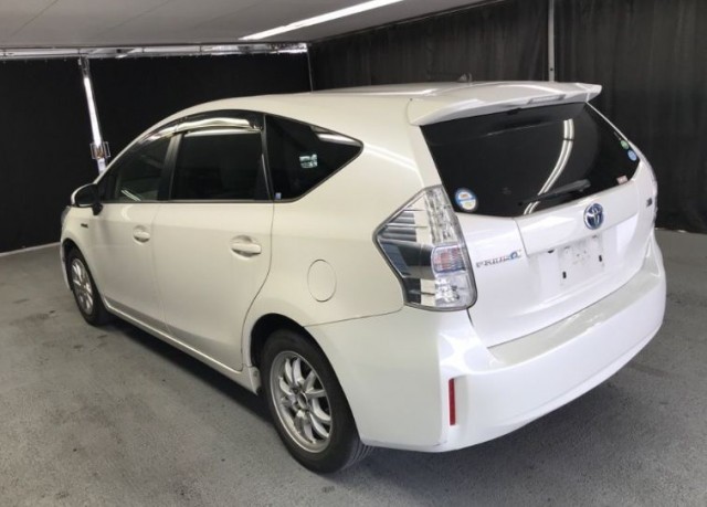 PRIUS ALPHA  S4